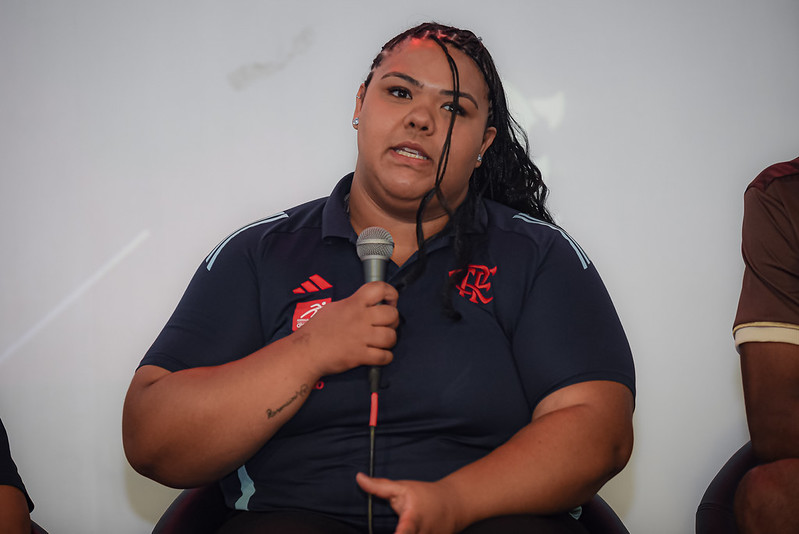 Gigi Santos fala durante seminário do Flamengo