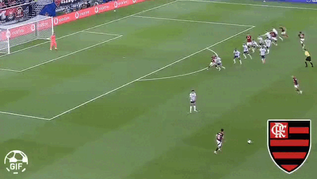 Arrascaeta cobra nova falta na medida, e Danilo amplia em Flamengo x Pyramids